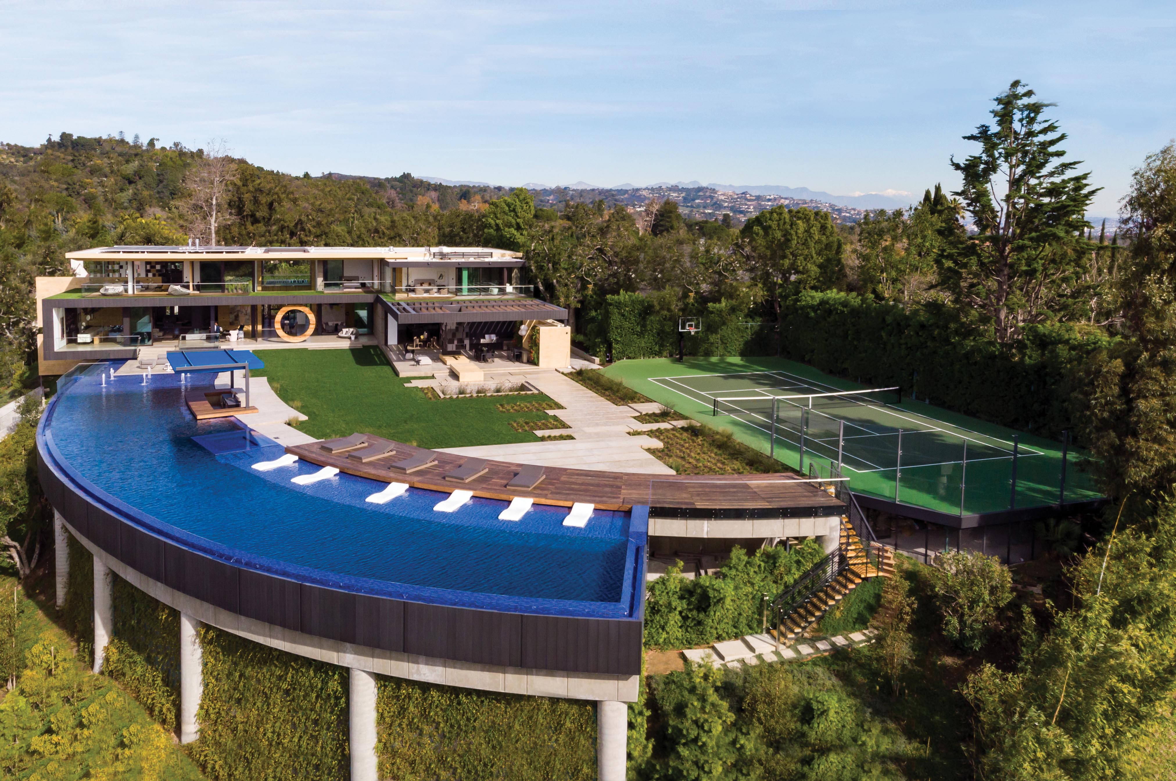 REDEFINED SERENITY 281 BENTLEY CIRCLE IN BEL AIR LISTS FOR 48 MILLION BREAK MAGAZINE Moda